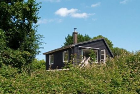 Sommerhus p� kegn�s, Sydals.
100 meter til vandet.